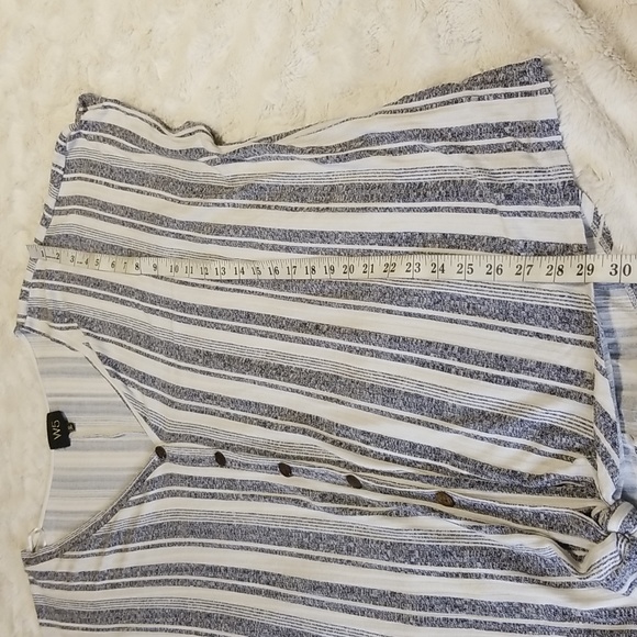 W5 Top Womens Size 3X Striped Tie Front - Picture 6 of 8